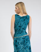 Boatneck Top mit Blumenprint aus Samt