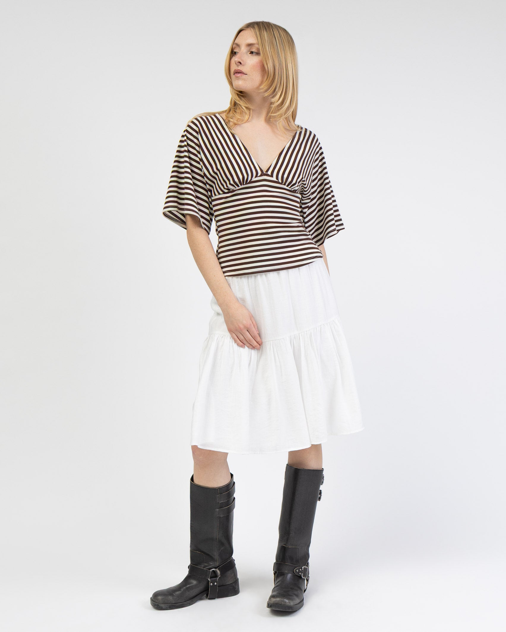 Gestreiftes T-Shirt mit Rückendetail