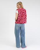 Teddyweste mit pink-rotem Leoprint