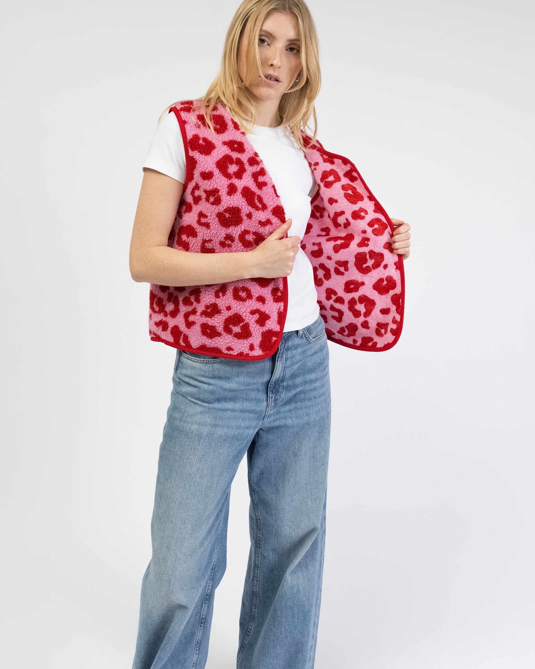 Teddyweste mit pink-rotem Leoprint