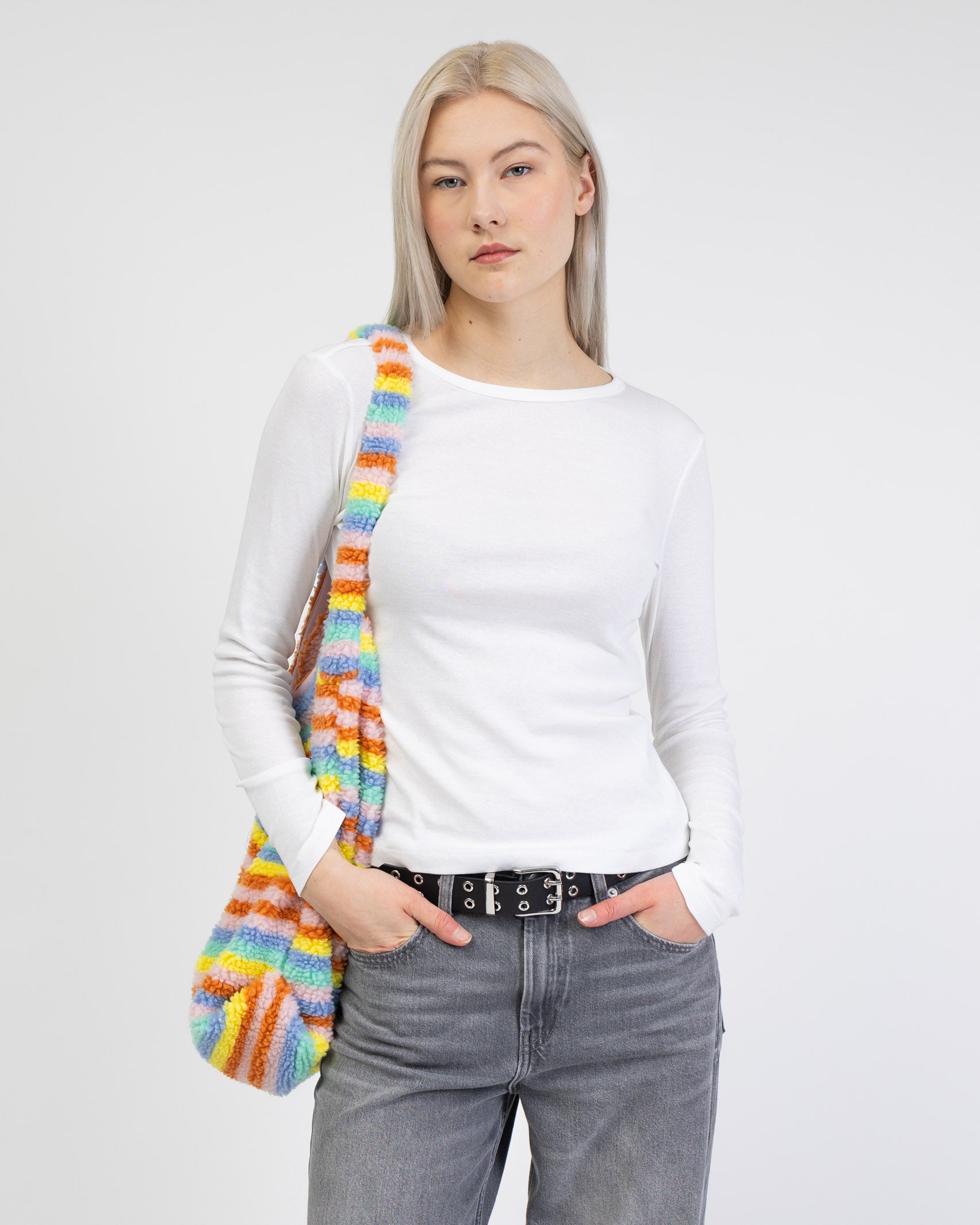 Teddy Tasche in Regenbogenfarben