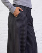 Nadelstreifen Hose mit geraden Bein