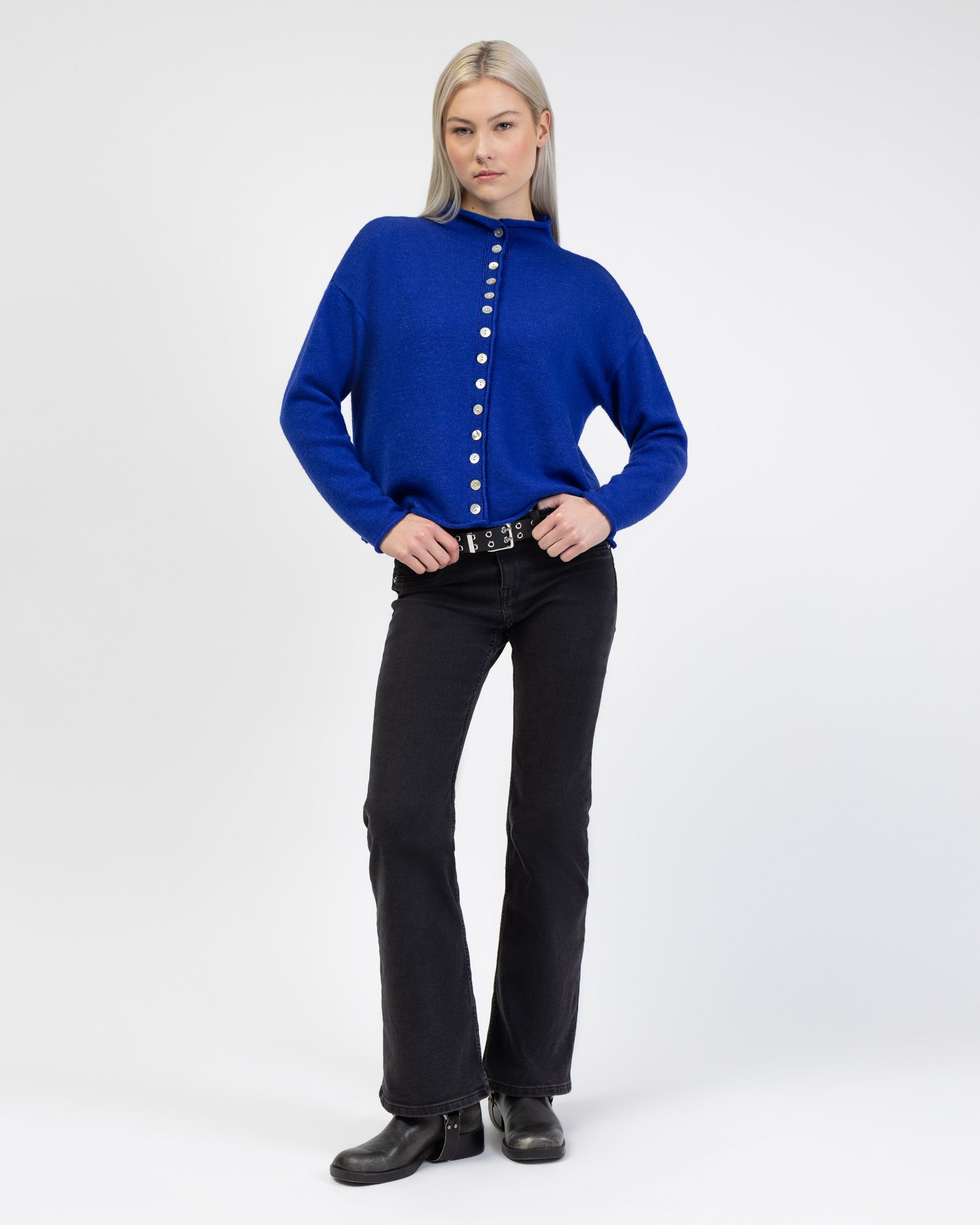 Strickjacke mit Stehkragen