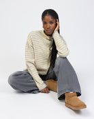 Gestreifte Strickjacke mit Stehkragen