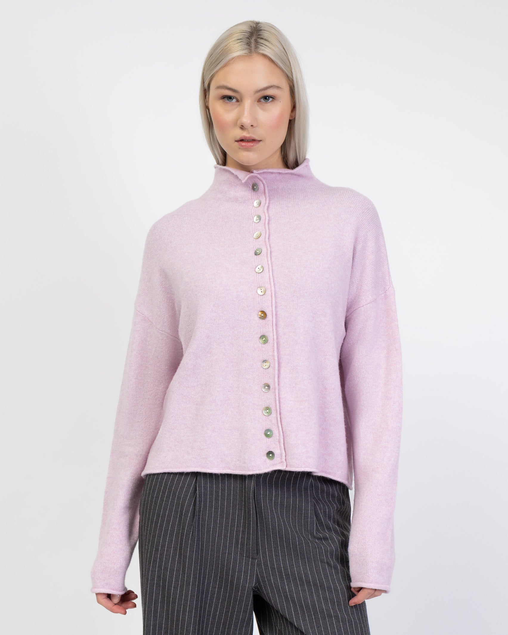 Strickjacke mit Stehkragen