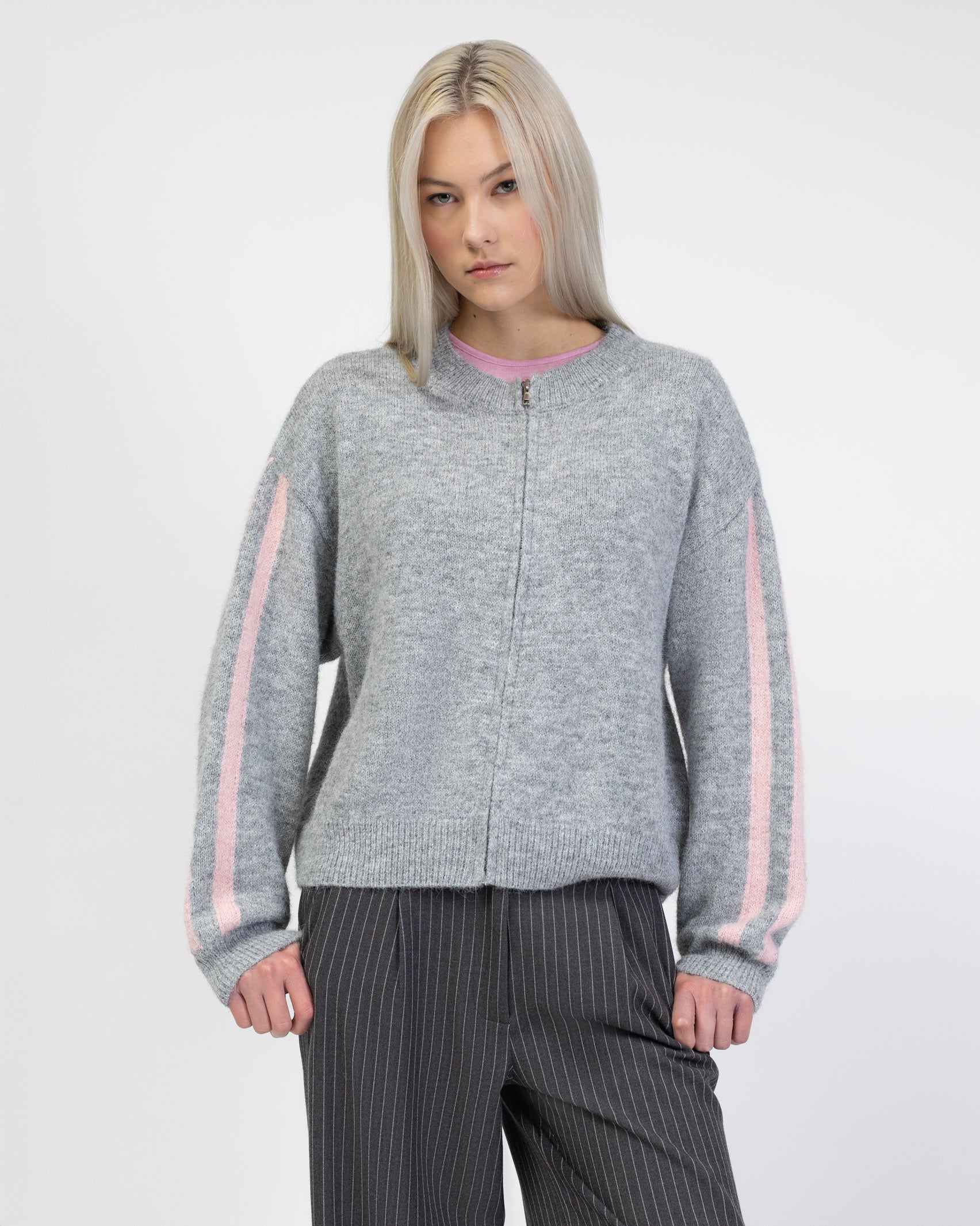 Strickjacke mit Streifendetails