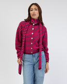 Strickjacke mit schmalen Streifen
