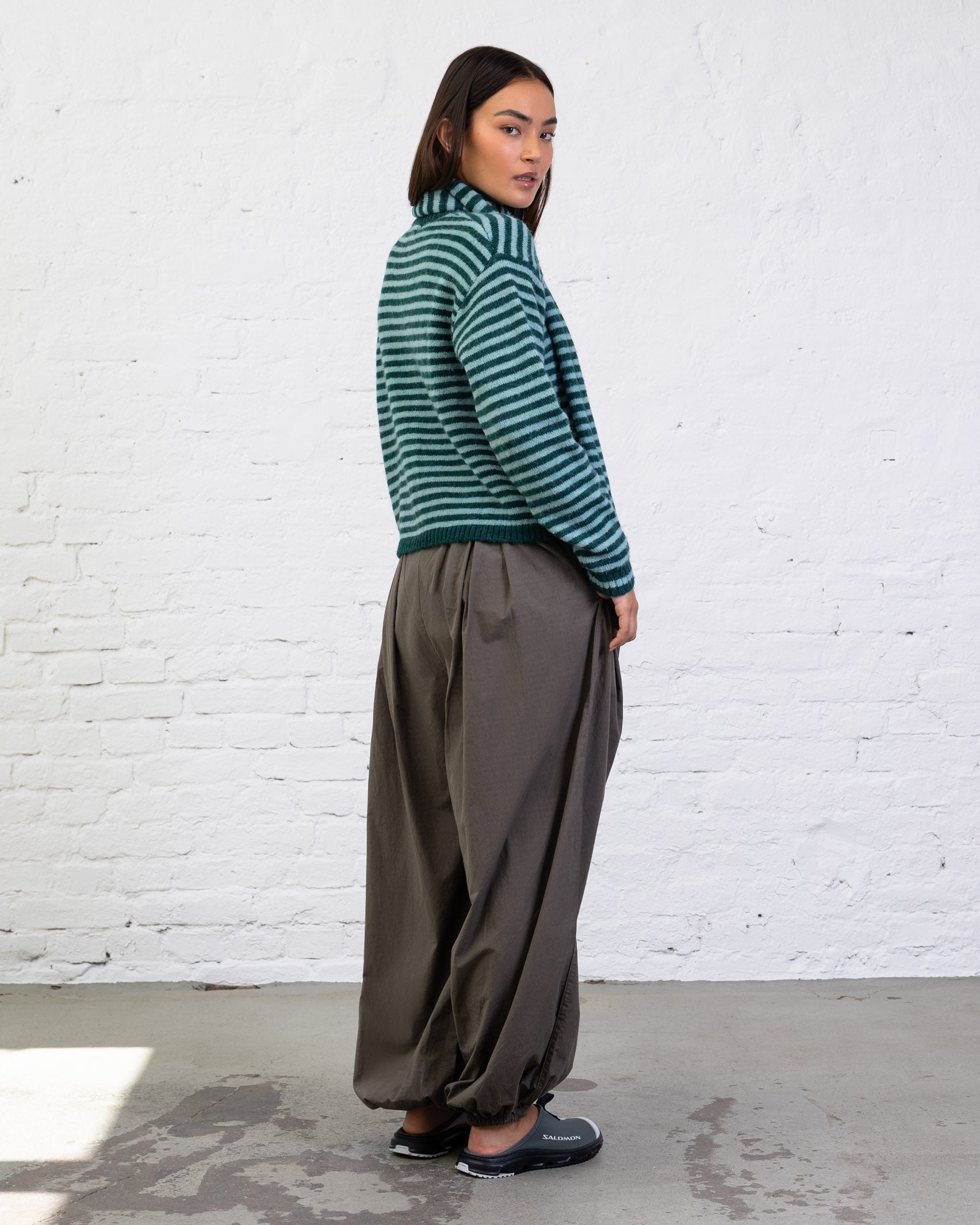 Strickjacke mit schmalen Streifen
