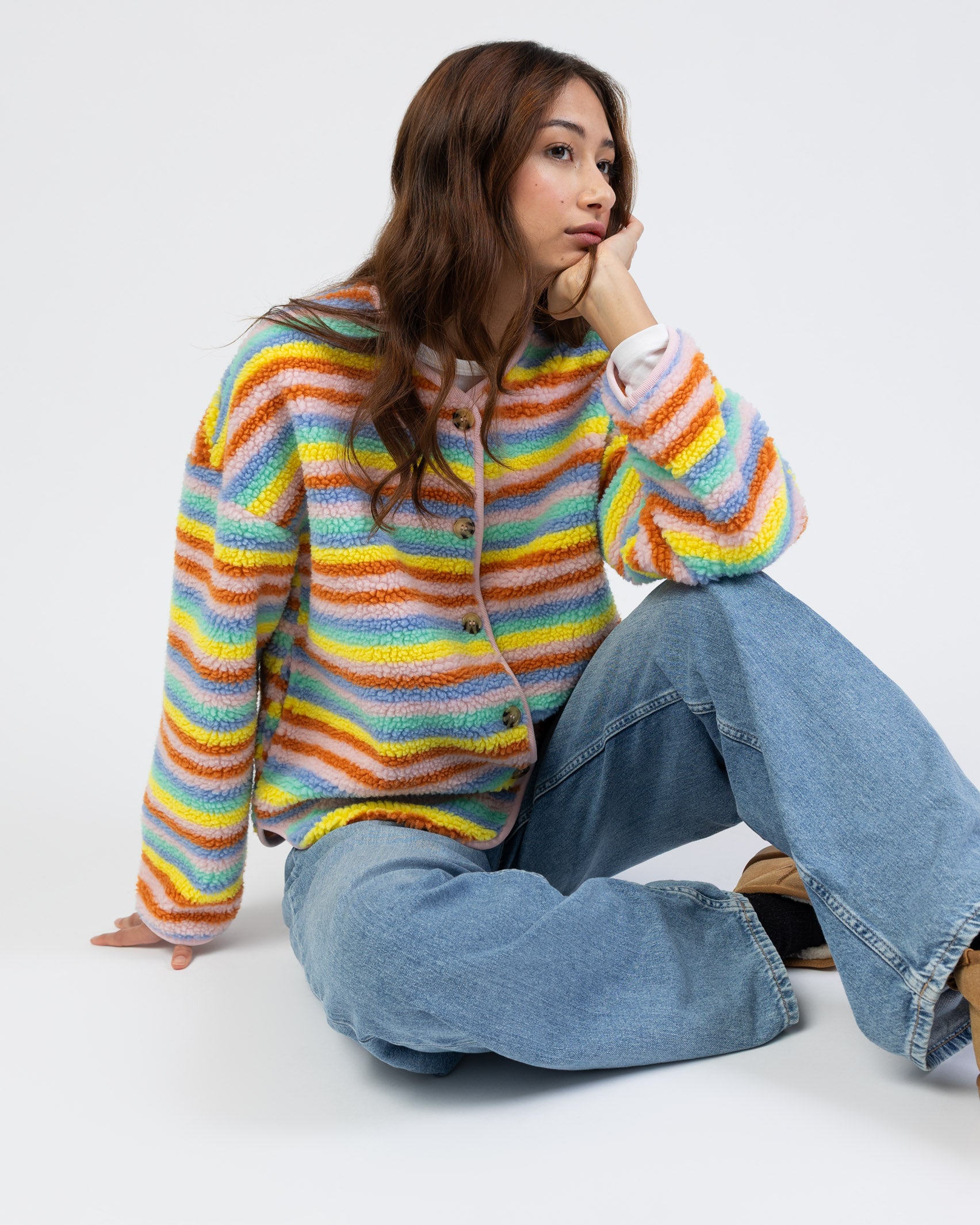 Teddyjacke in Regenbogenfarben