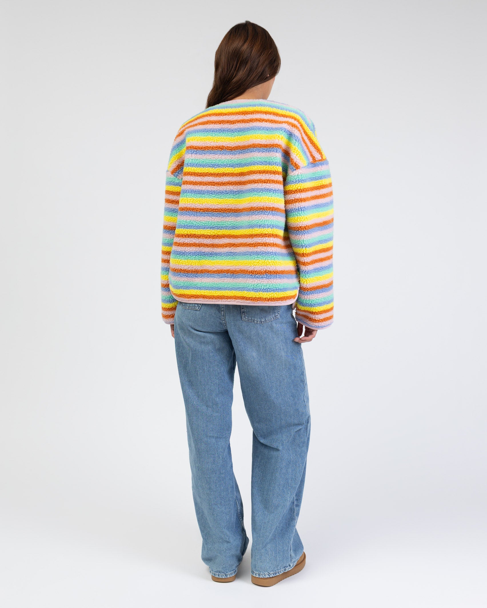 Teddyjacke in Regenbogenfarben