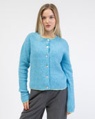 Strickjacke mit Kontrastnaht