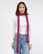 Schal mit schmalen Streifen