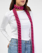 Schal mit schmalen Streifen