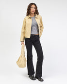 Jacke mit Ösen am Kragen