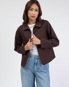 Jacke mit Ösen am Kragen