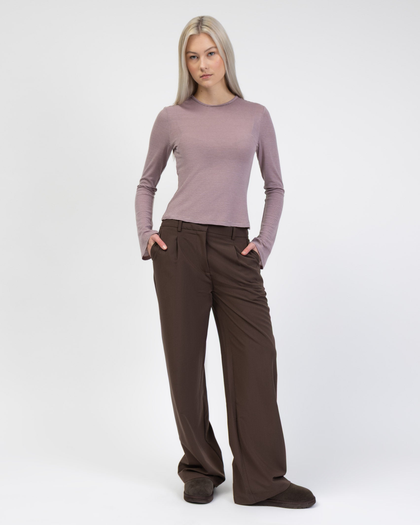 Gestreiftes Langarmshirt mit Trompetenärmeln