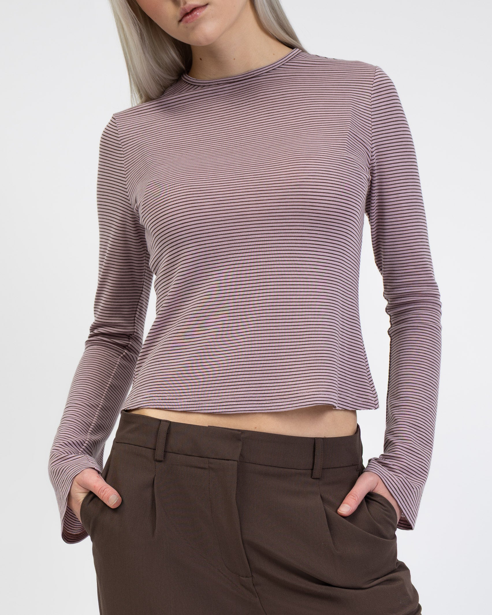 Gestreiftes Langarmshirt mit Trompetenärmeln