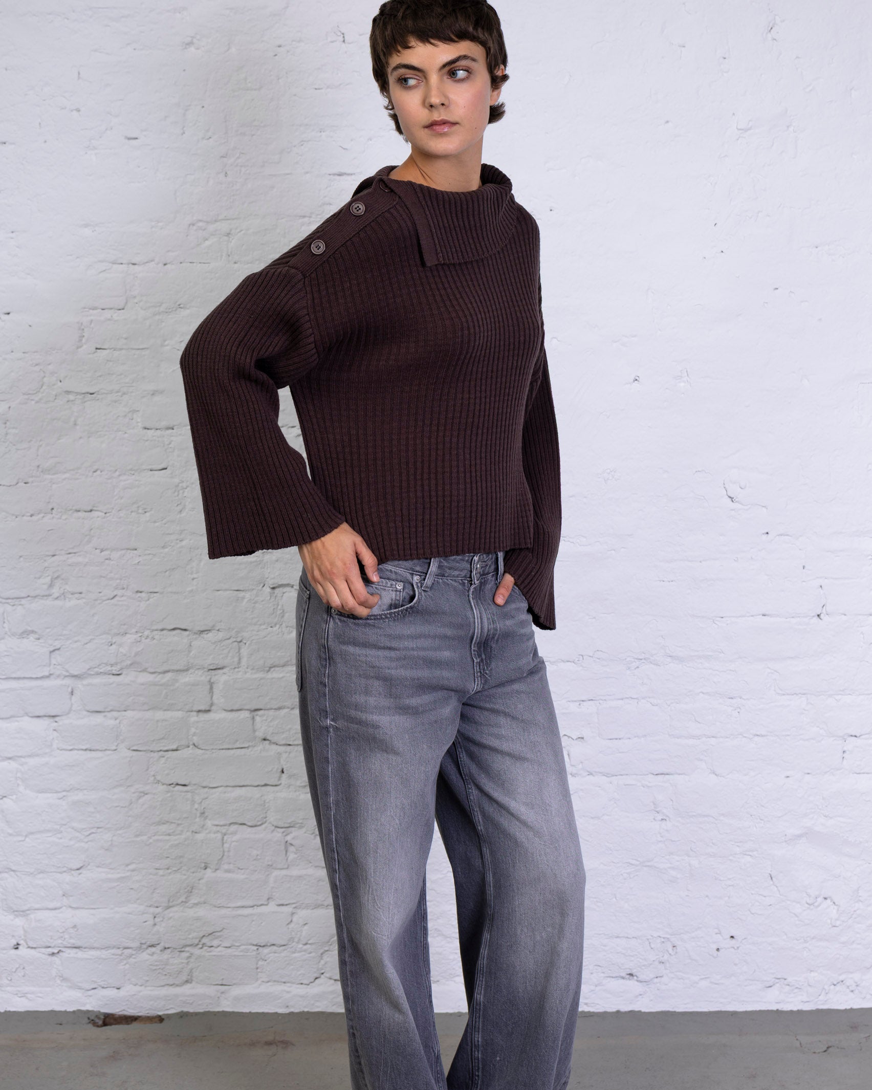 Pullover mit asymmetrischem Umschlagkragen
