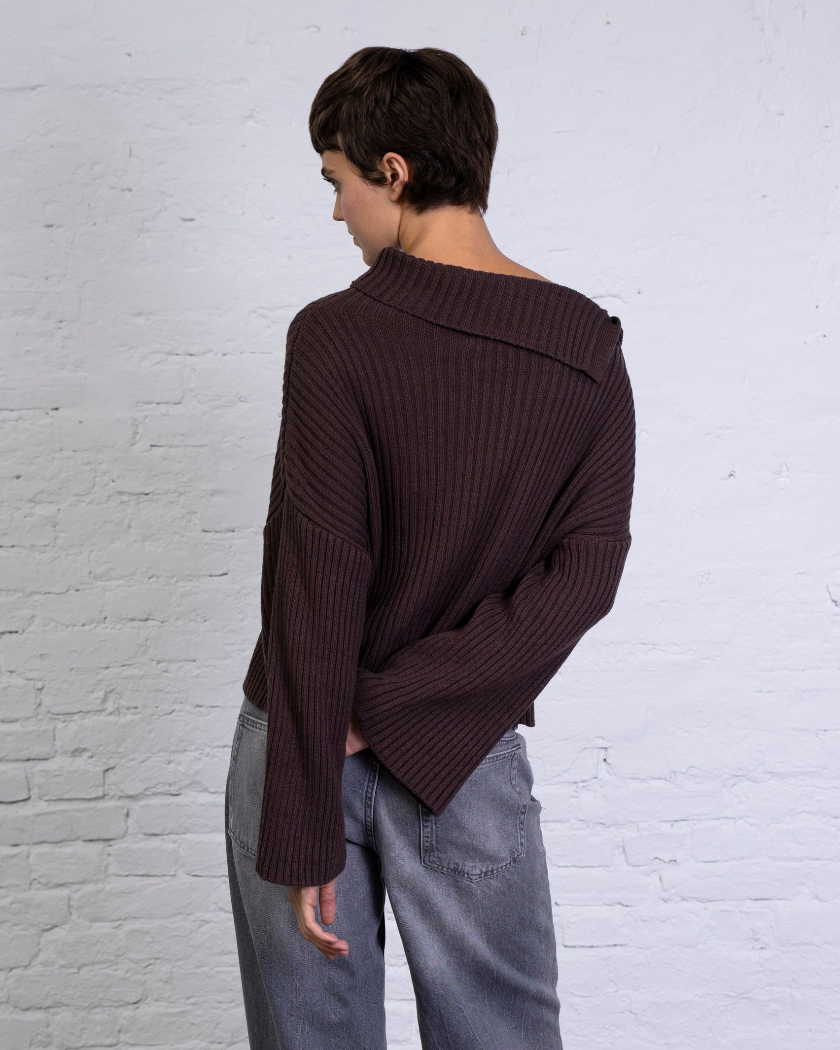 Pullover mit asymmetrischem Umschlagkragen