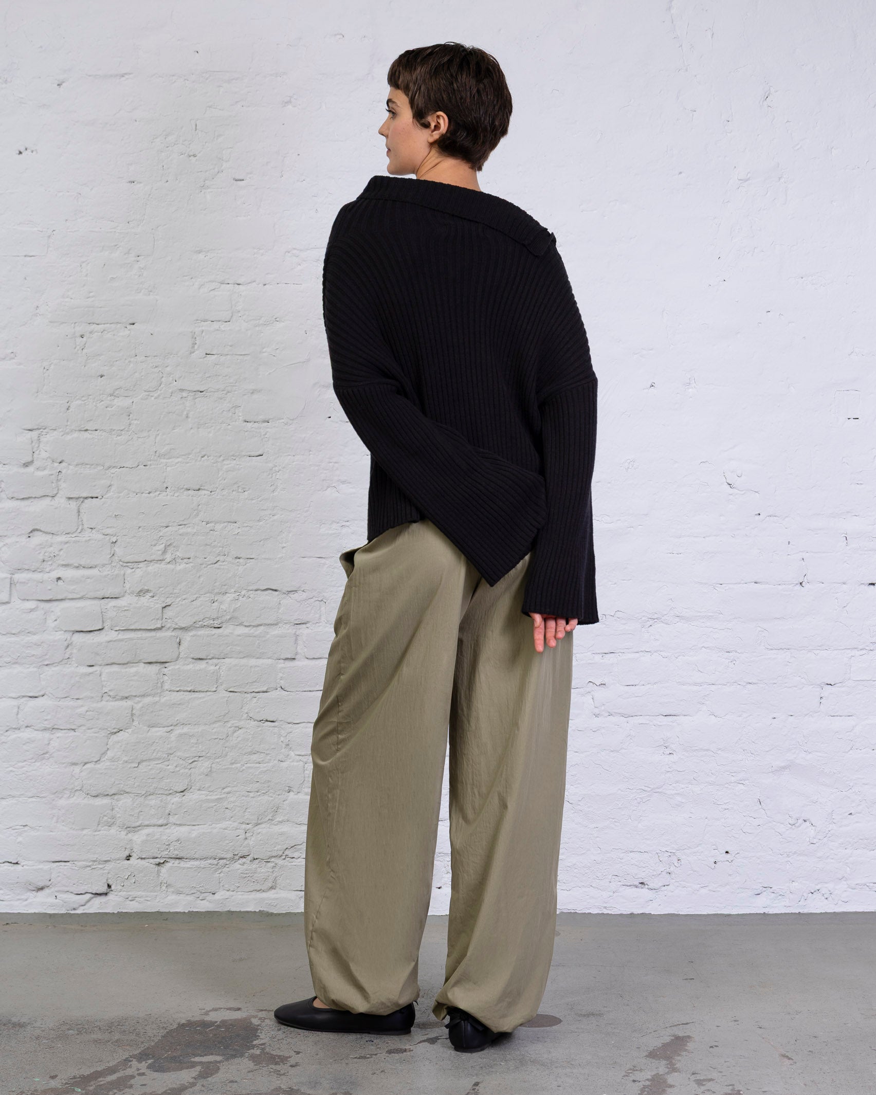 Pullover mit asymmetrischem Umschlagkragen