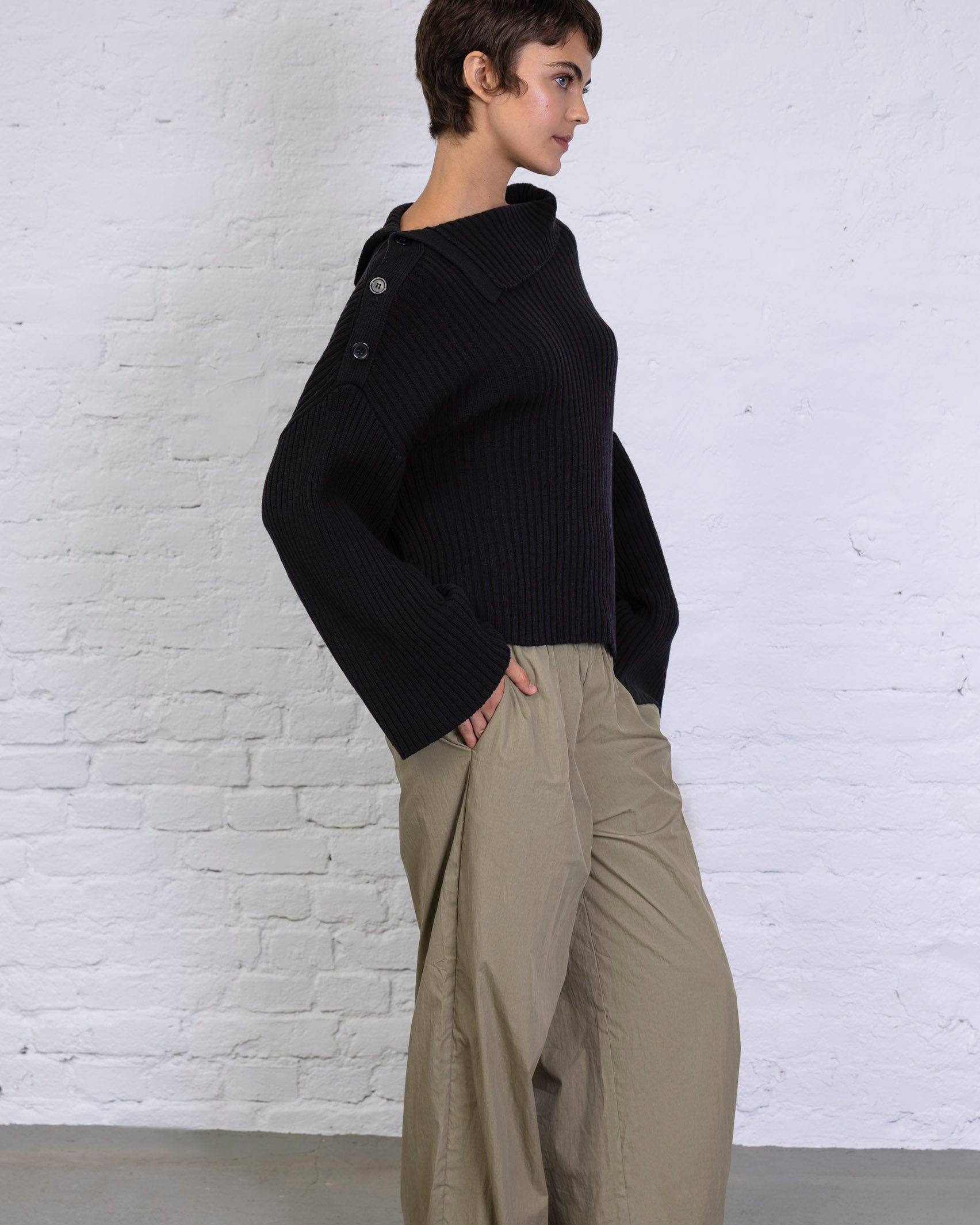 Pullover mit asymmetrischem Umschlagkragen