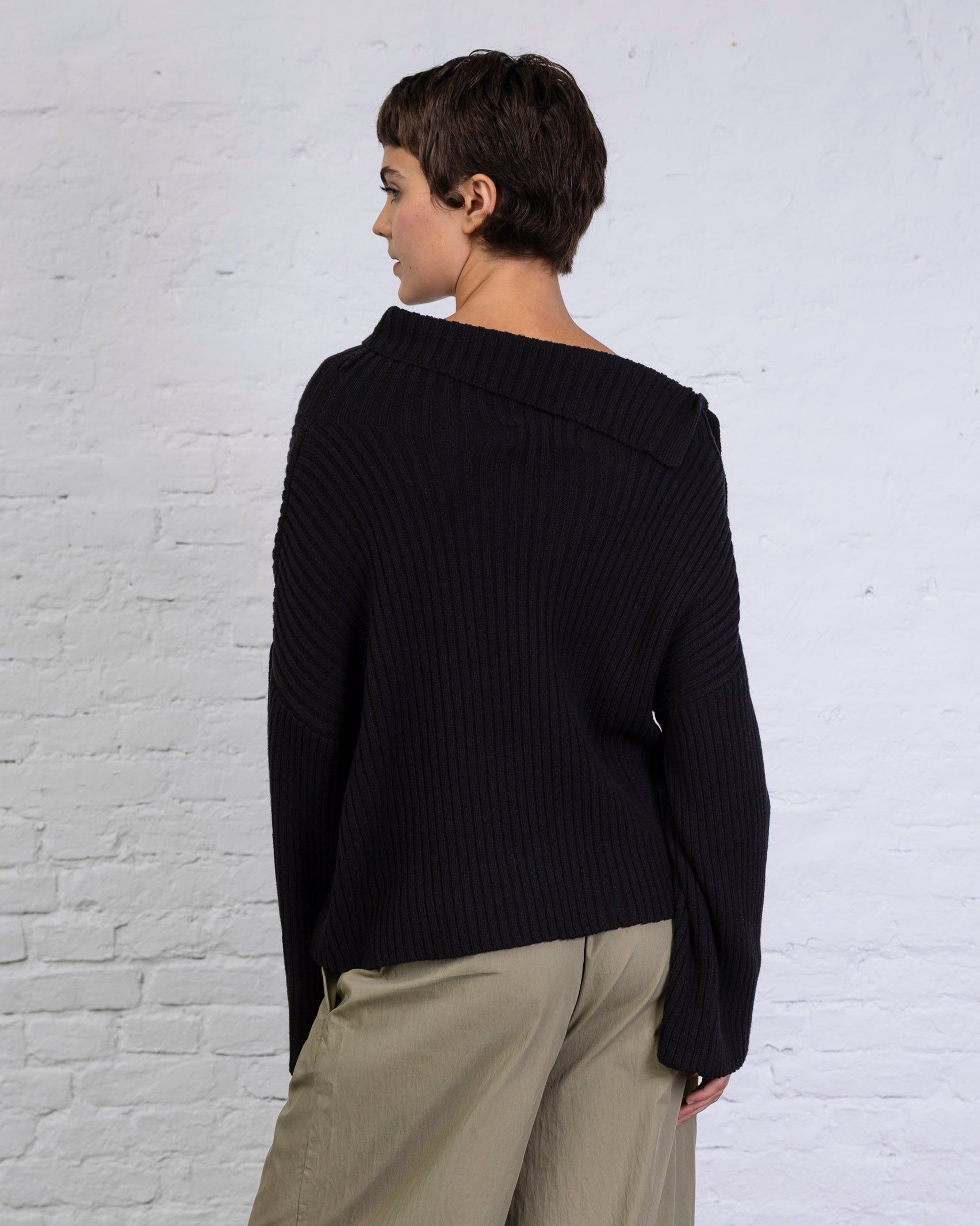 Pullover mit asymmetrischem Umschlagkragen