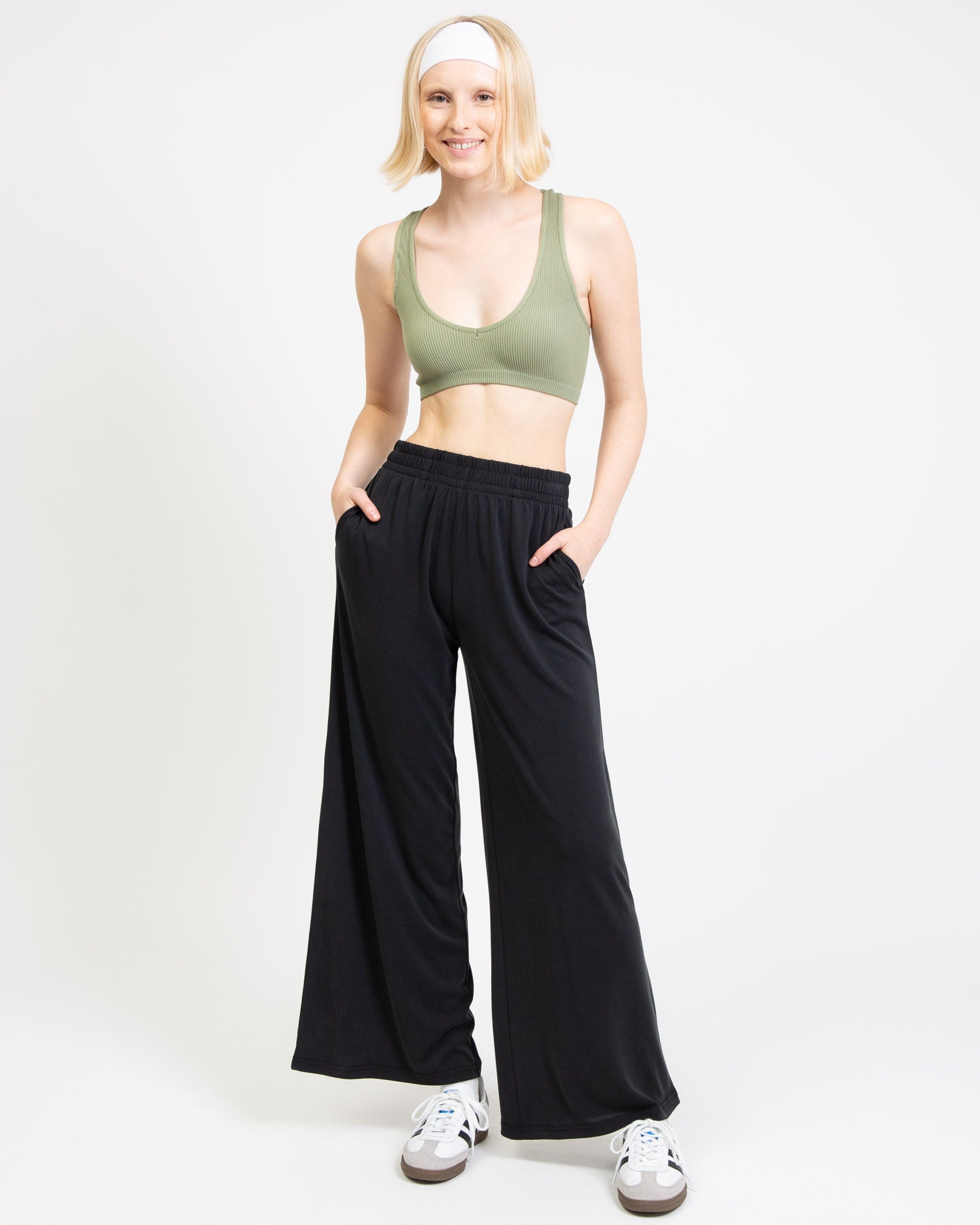 Sportliches geripptes Crop Top-Broke+Schön