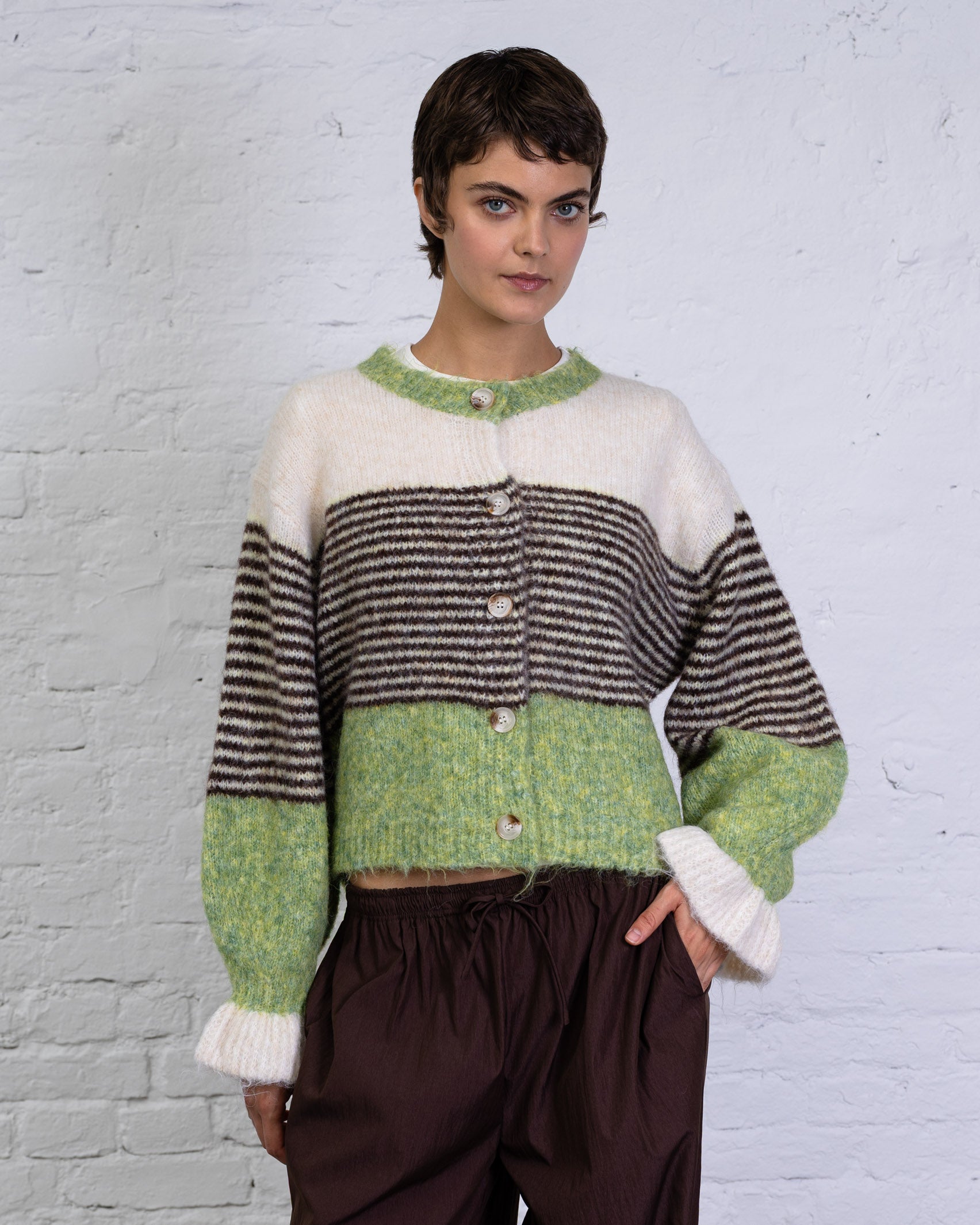 Verspielte Strickjacke