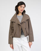 Jacke mit asymmetrischer Knopfleiste