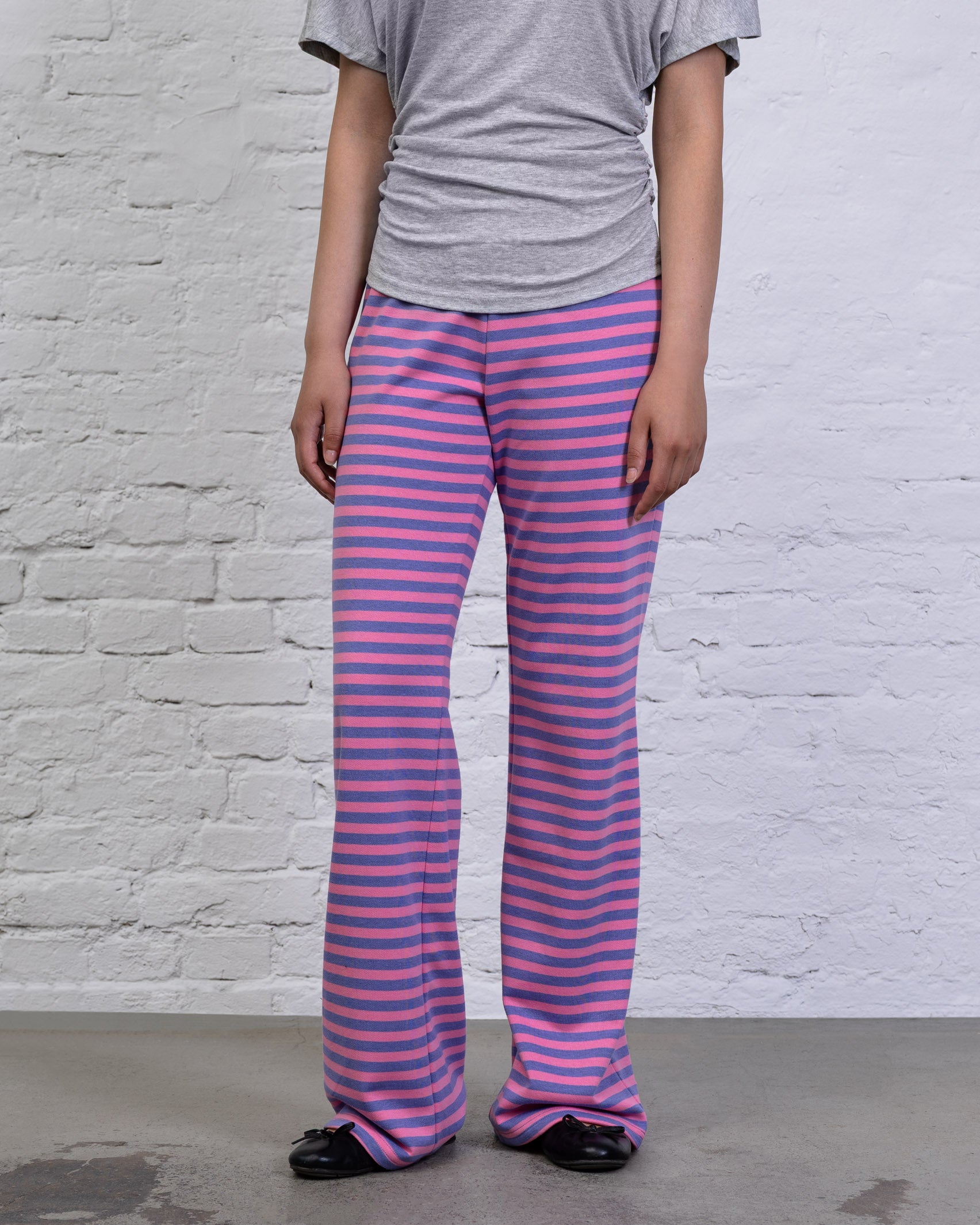 Lockere Hose mit Streifen