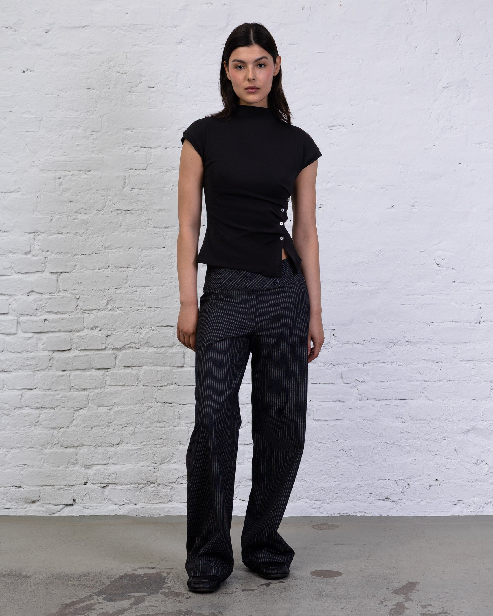 Nadelstreifen Hose mit breitem Bund