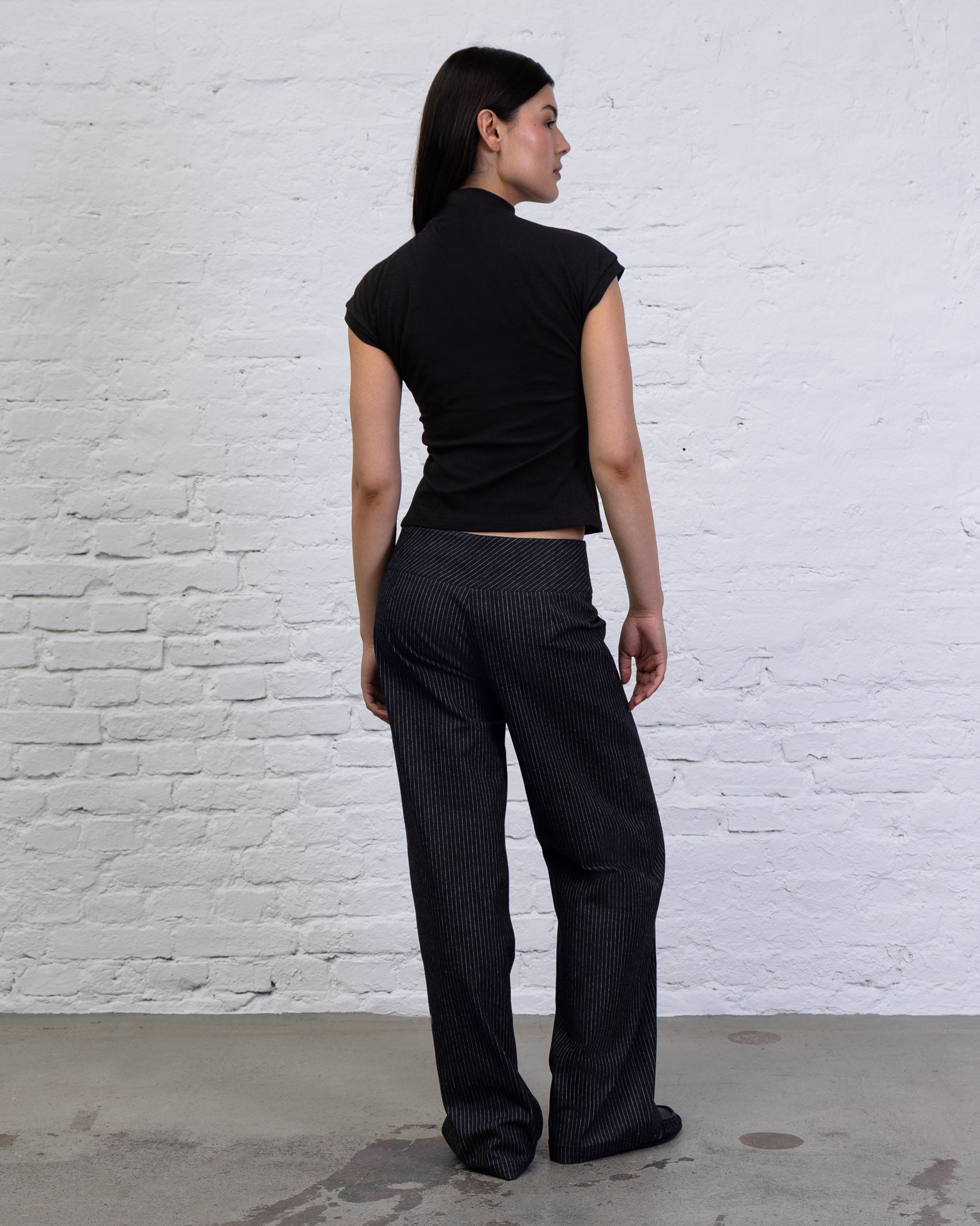 Nadelstreifen Hose mit breitem Bund