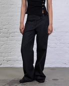 Nadelstreifen Hose mit breitem Bund