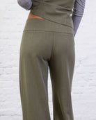 Stoffhose mit weitem Bund