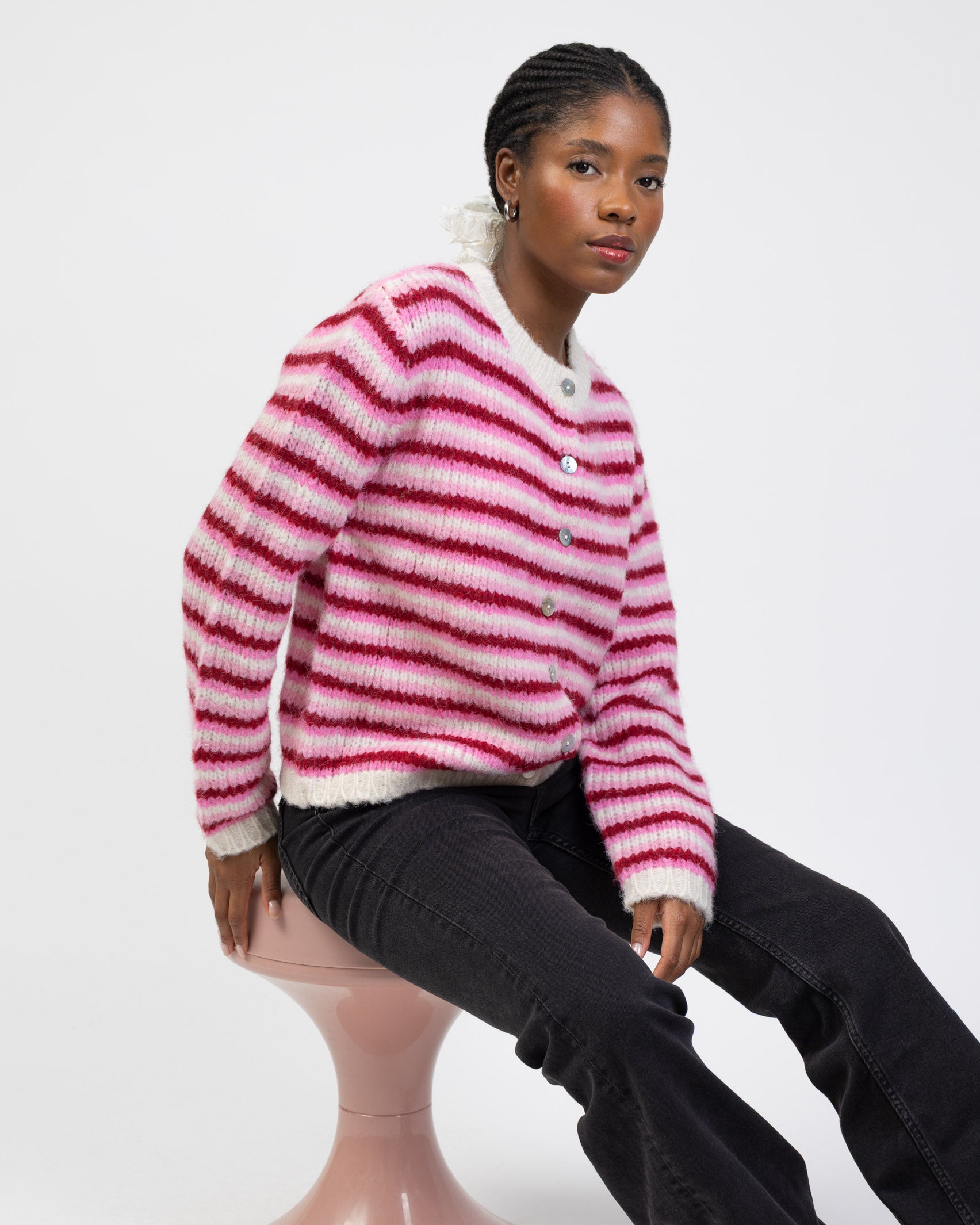 Strickjacke mit mehrfarbigen Streifen