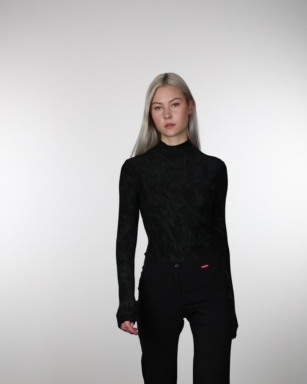 Body mit glitzerndem Marmormuster