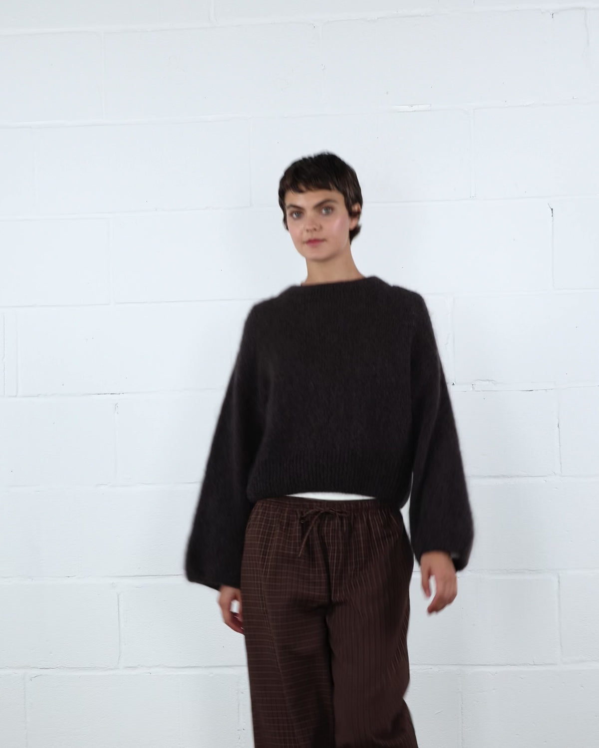 Klassischer Strickpullover mit weiten Ärmeln