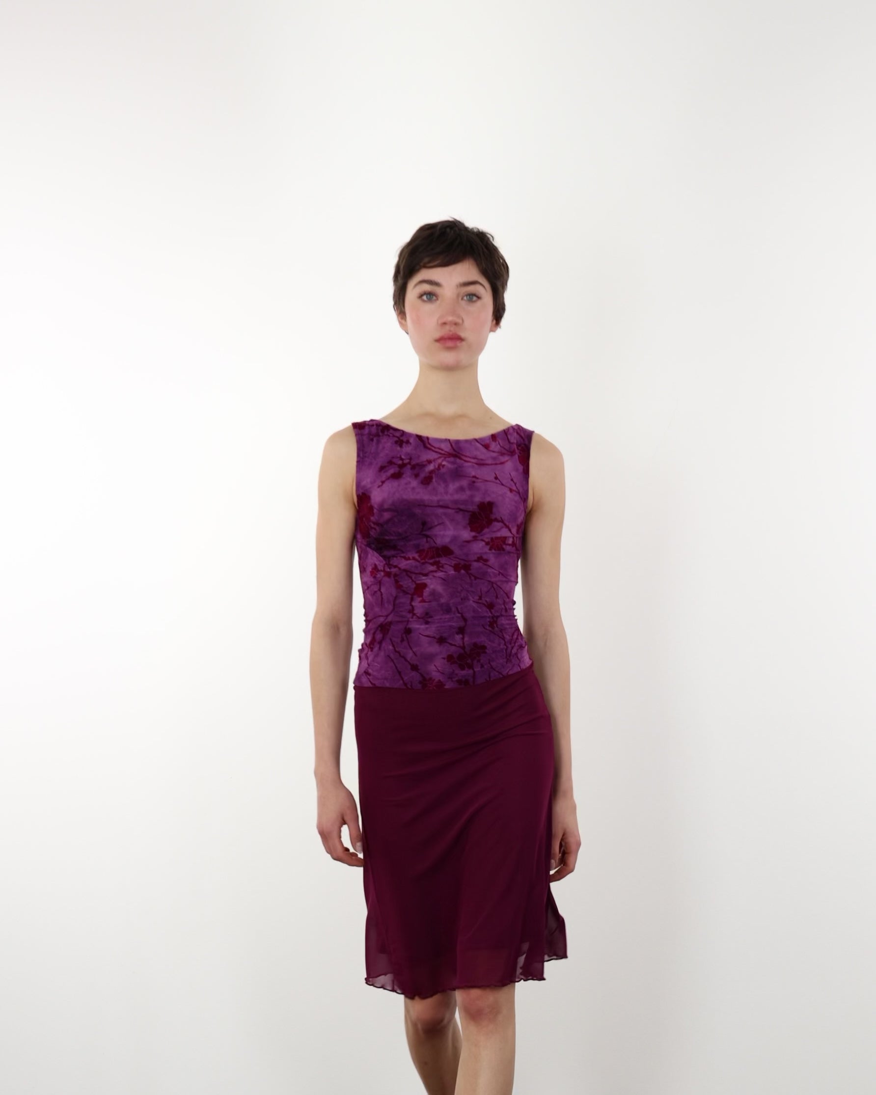 Boatneck Top mit Blumenprint aus Samt