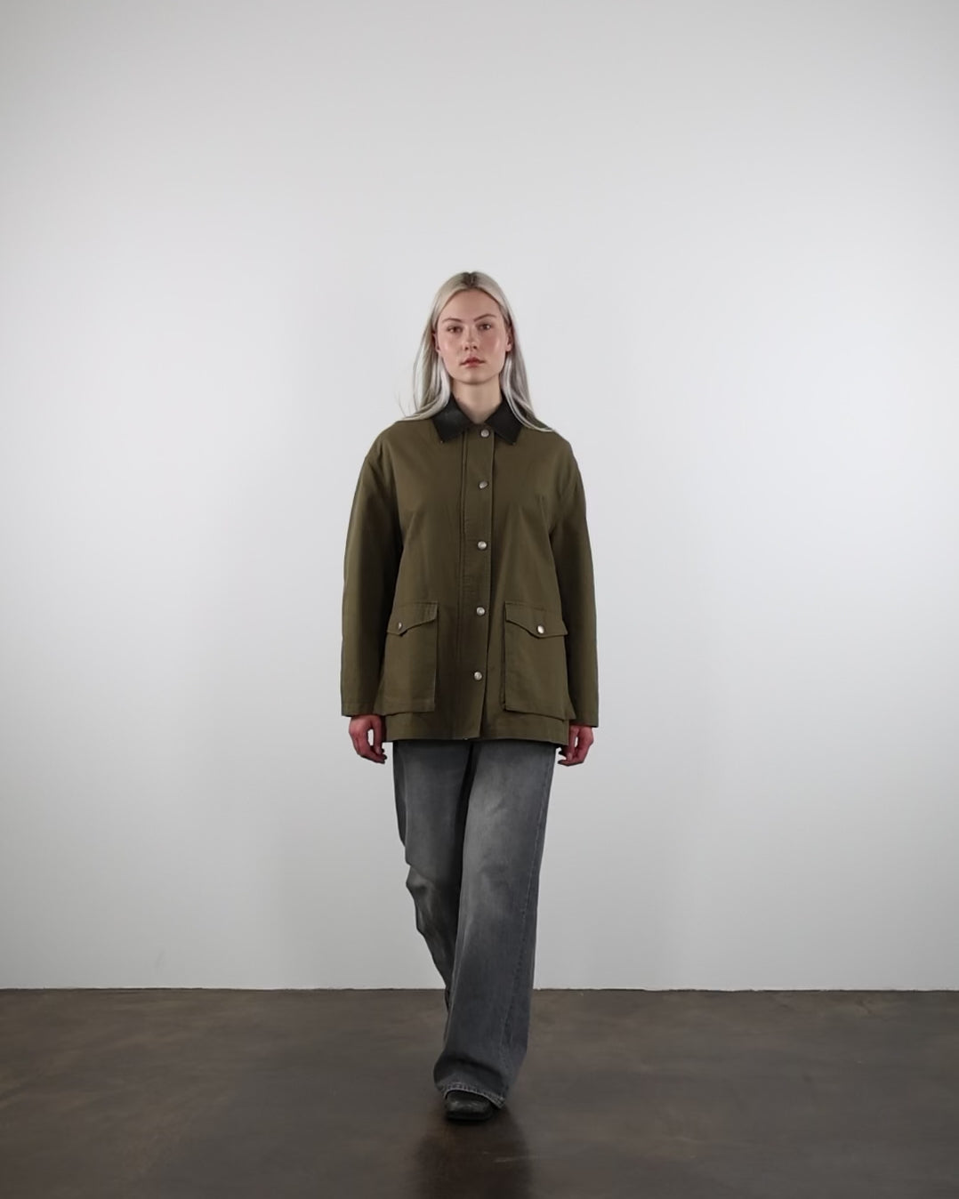 Parka aus Baumwolle in Bewegung