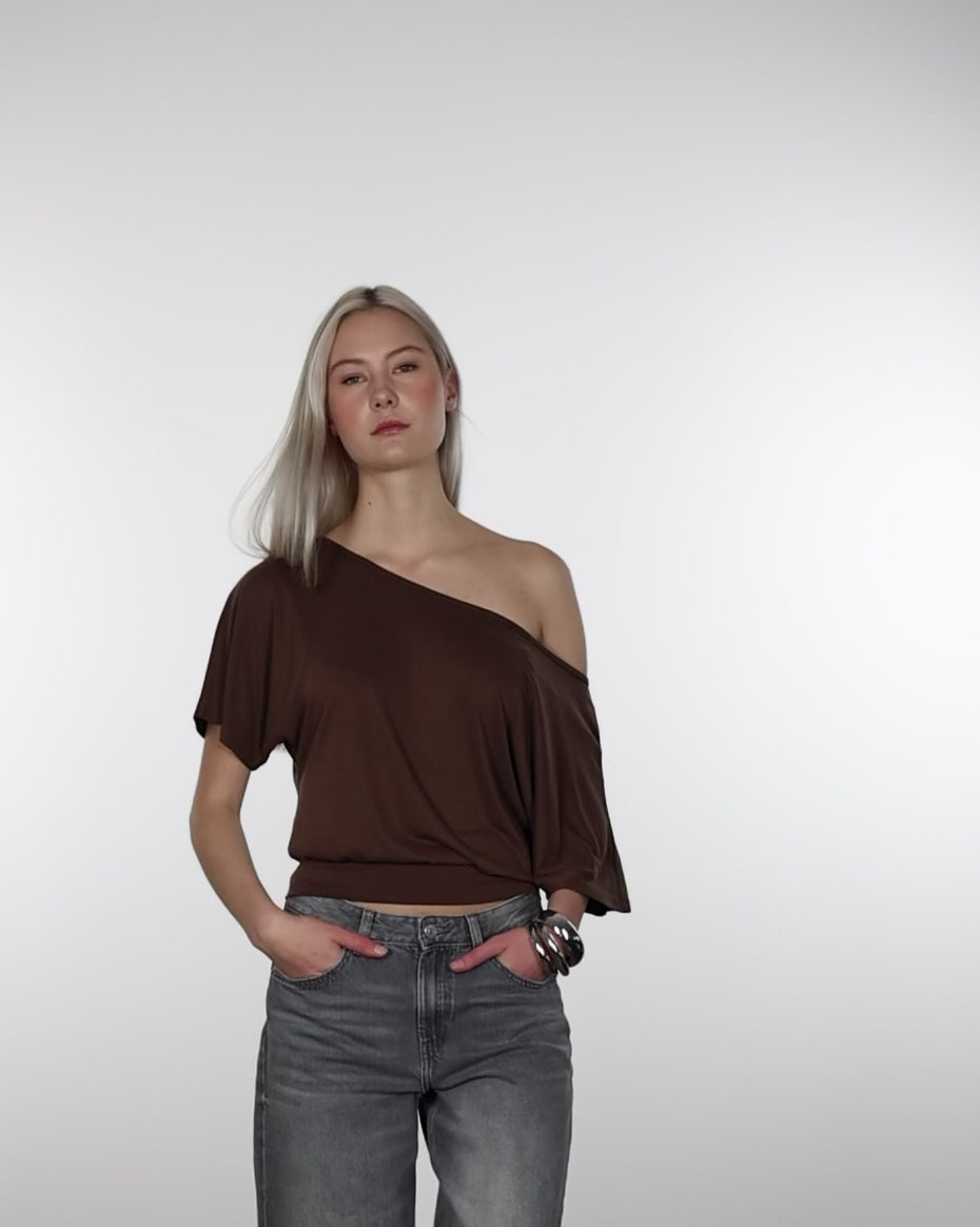 Shirt mit weitem Ausschnitt