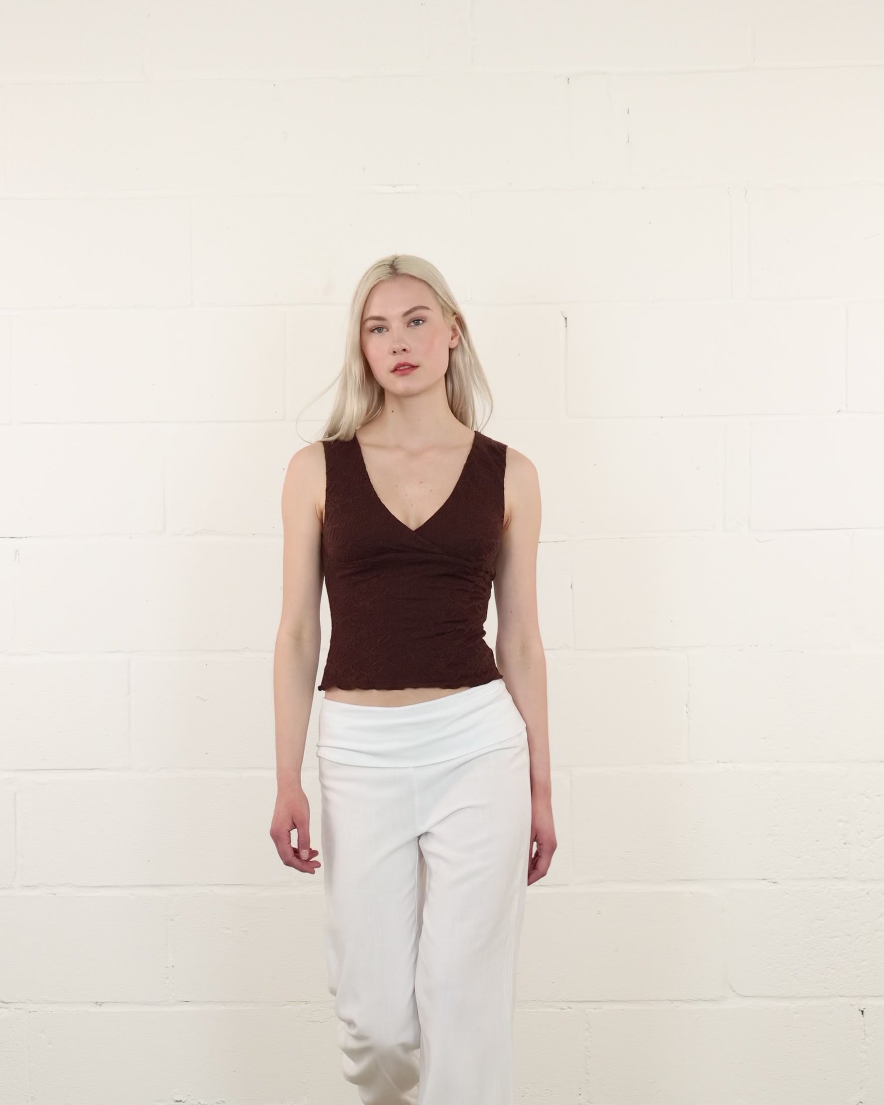 Spitzen Top mit V-Neck