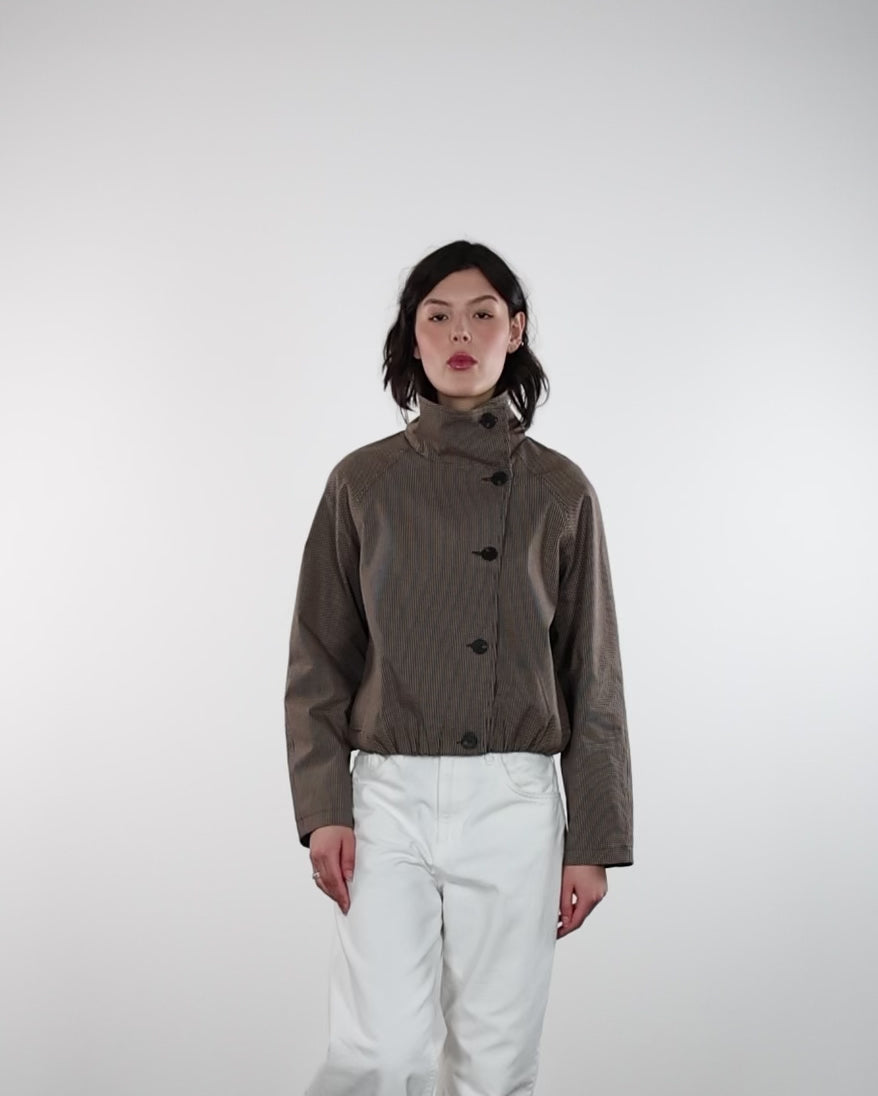 Jacke mit asymmetrischer Knopfleiste