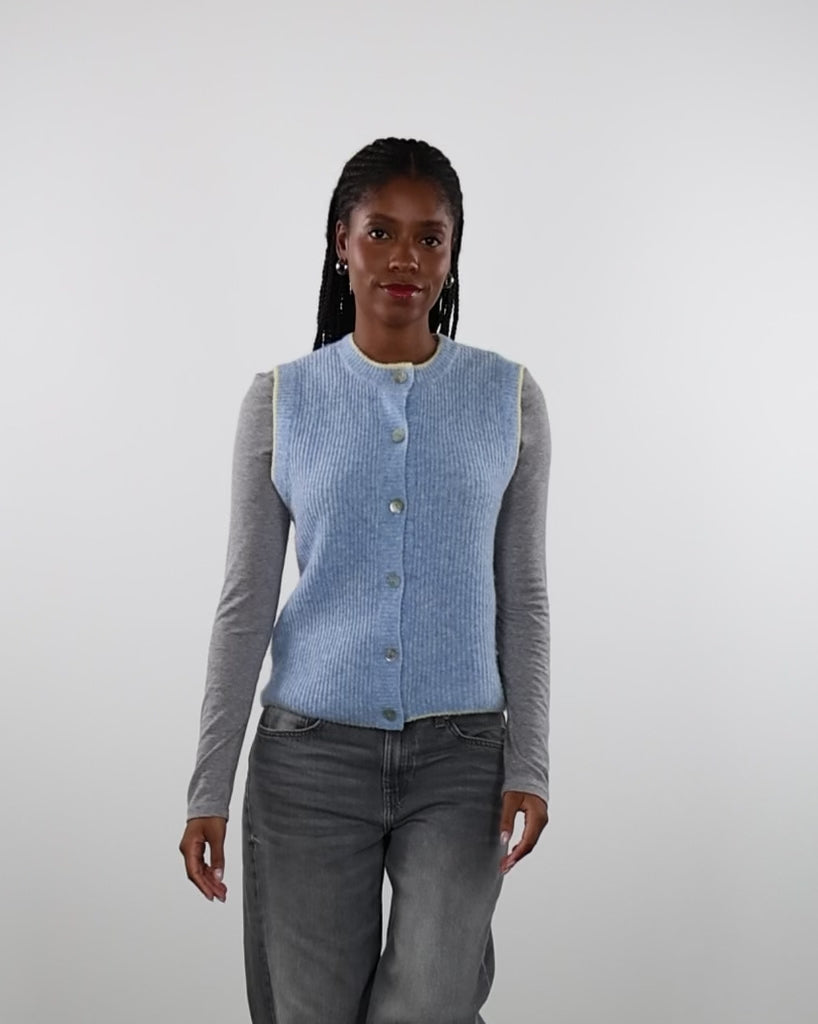 Strickpullunder mit Kontrastnaht