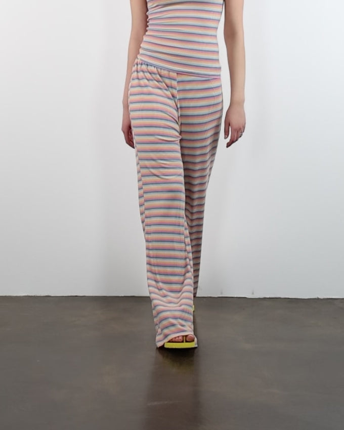 Hose in Regenbogenfarben