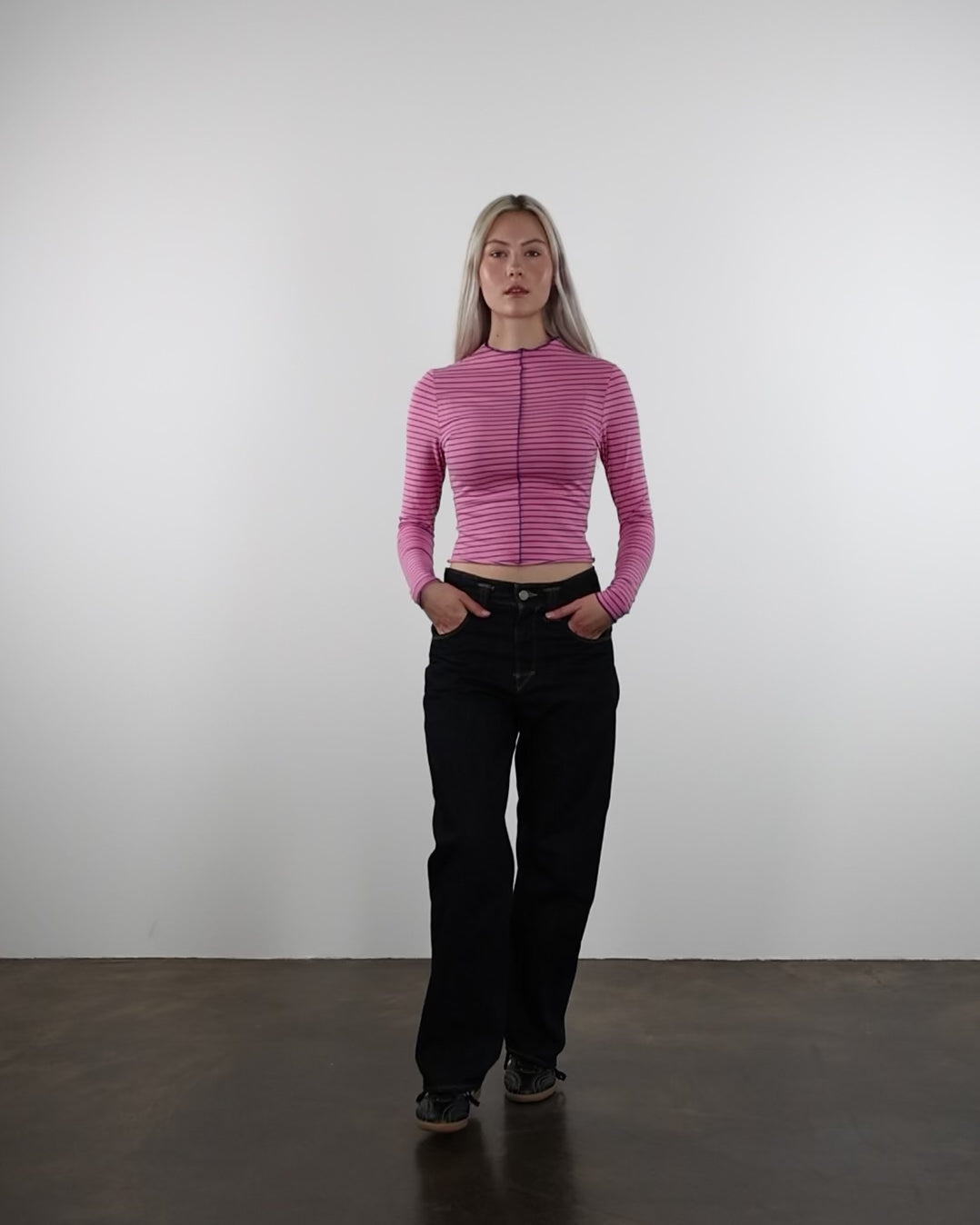 Langarmshirt mit Nahtdetails und Streifen im Laufen