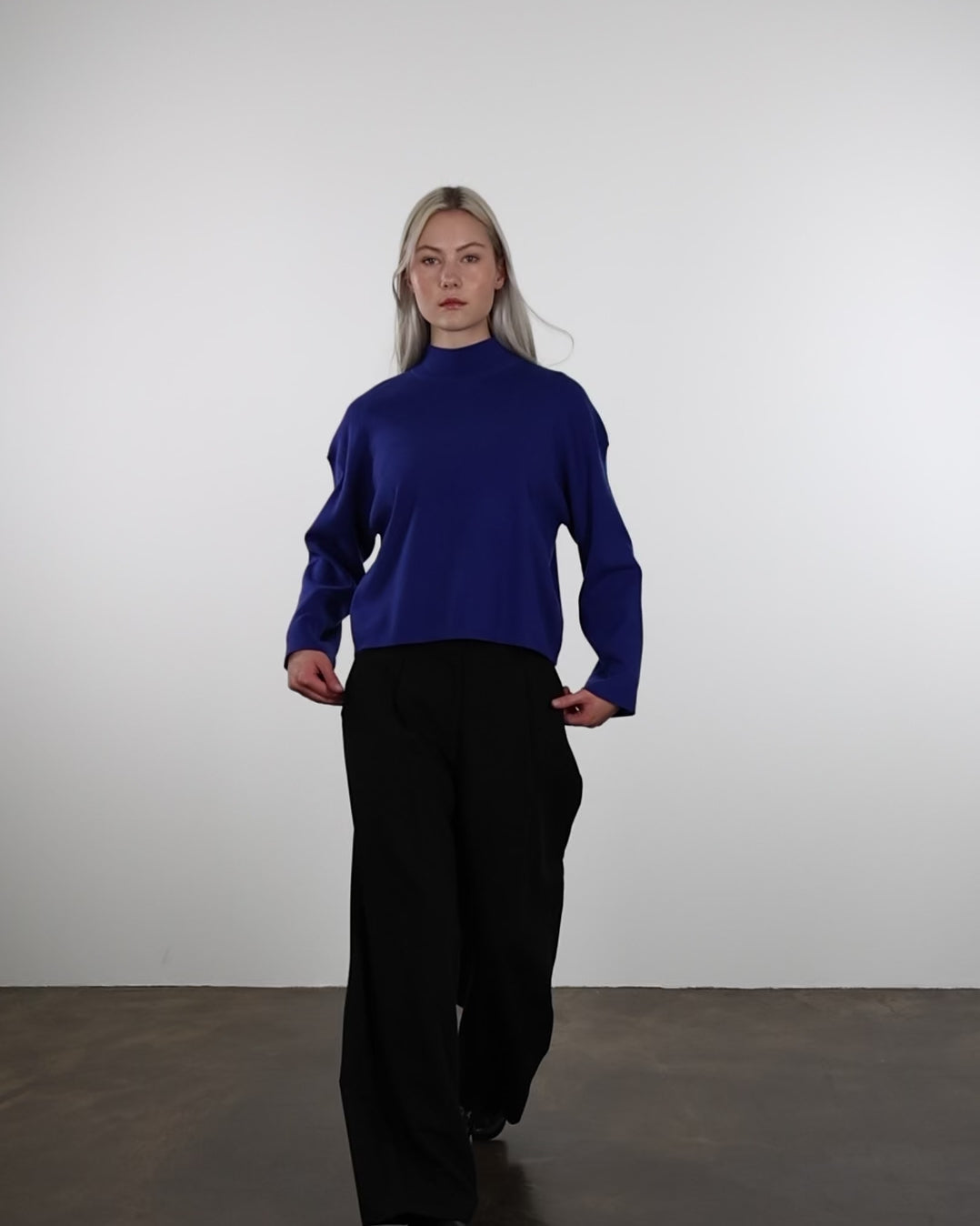 Weicher Pullover mit Stehkragen m Laufen