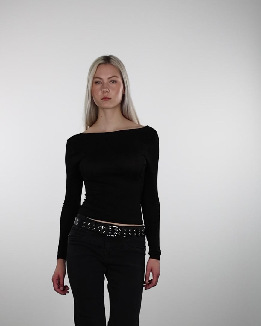 Langarmshirt mit tiefem Rückenausschnitt im Laufen 