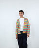 Strickjacke in Regenbogenfarben
