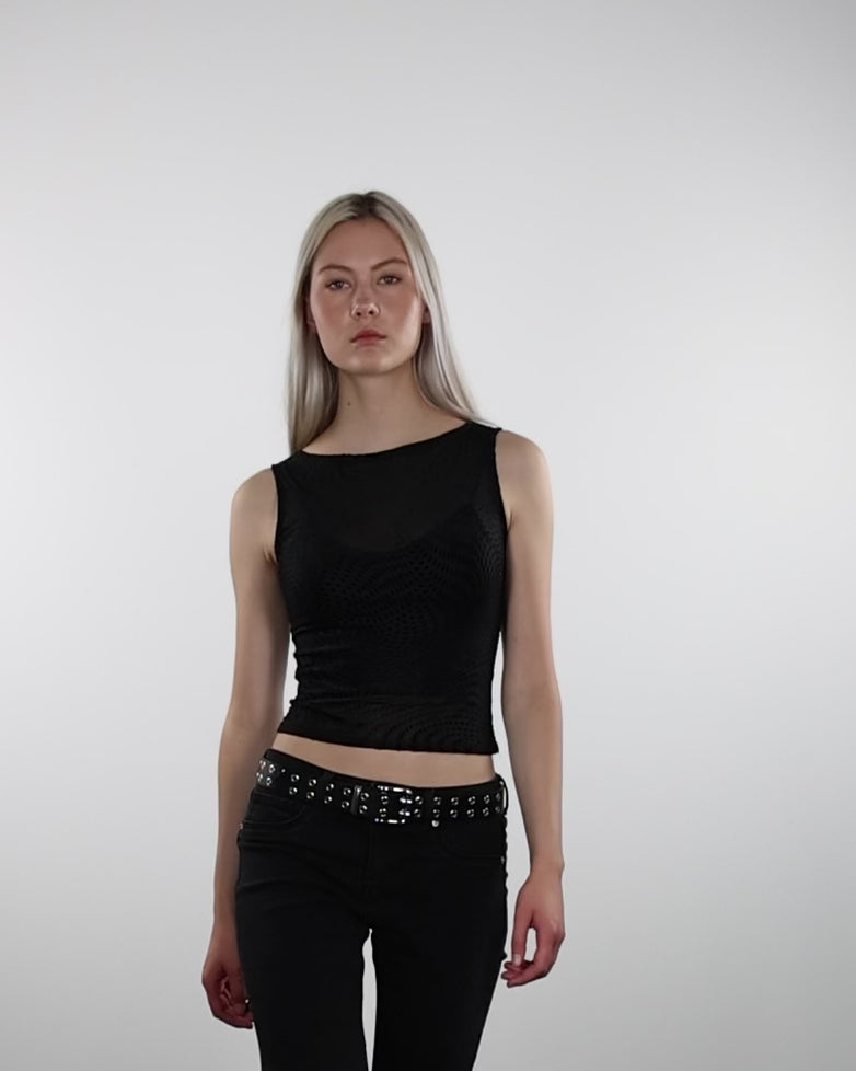 Transparentes Top mit U-Boot Ausschnitt Im Laufen