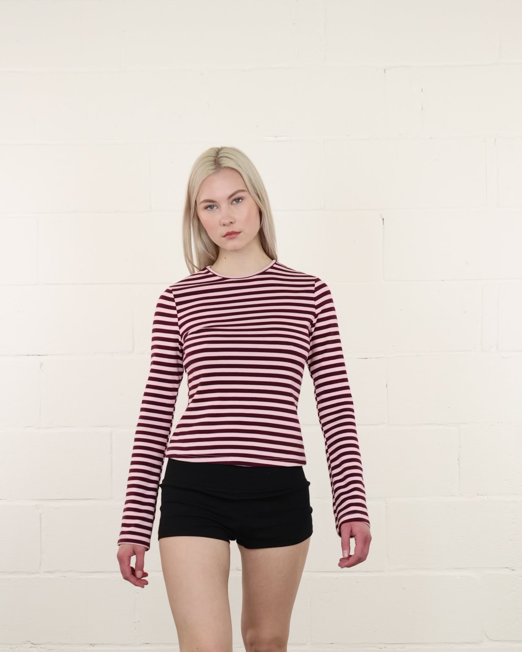 Gestreiftes Langarmshirt mit Trompetenärmeln